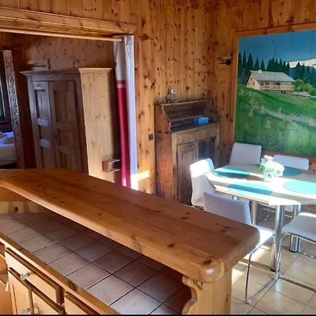 Apartament La Troisieme Etoile *